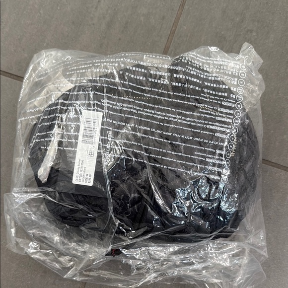 Mz Wallace Black Quilted Bag crossbody or shoulder - Picture 3 of 3